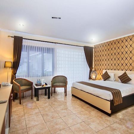 Hôtel Grand Prioritas à Bogor Extérieur photo