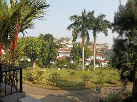 Hôtel Grand Prioritas à Bogor Extérieur photo