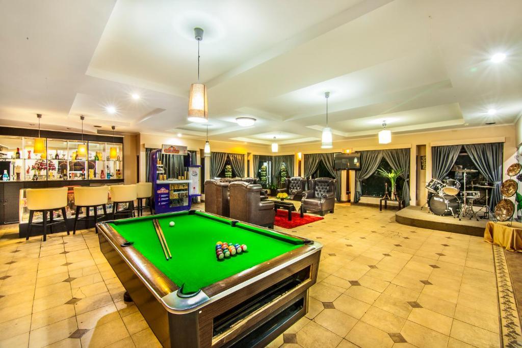 Hôtel Grand Prioritas à Bogor Extérieur photo